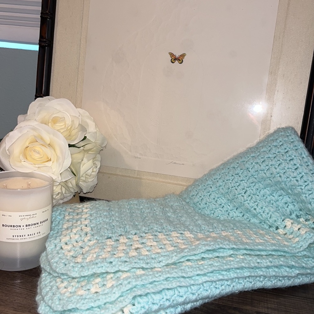 Handmade Super Soft Blue & White Knit Baby Blanket 34.5" x 35" EUC